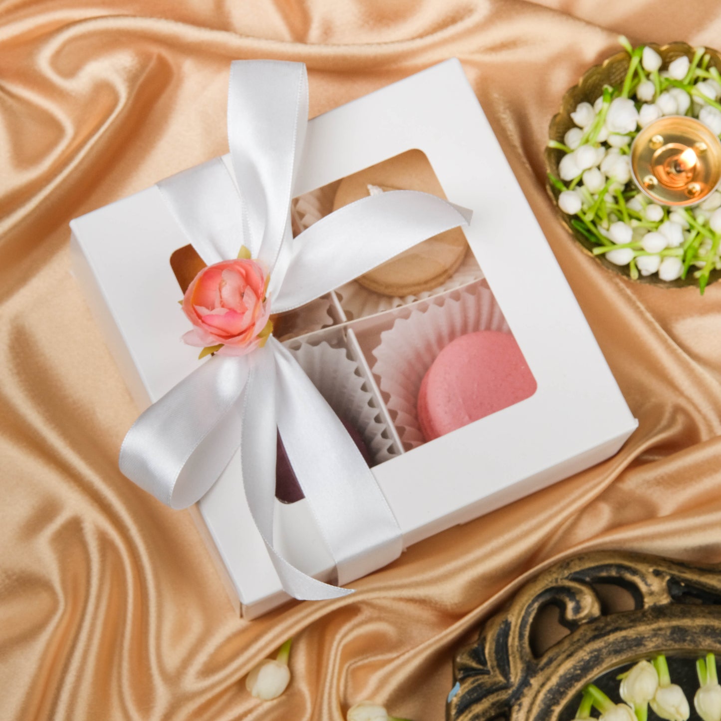 Macaron Box (4 Pcs)